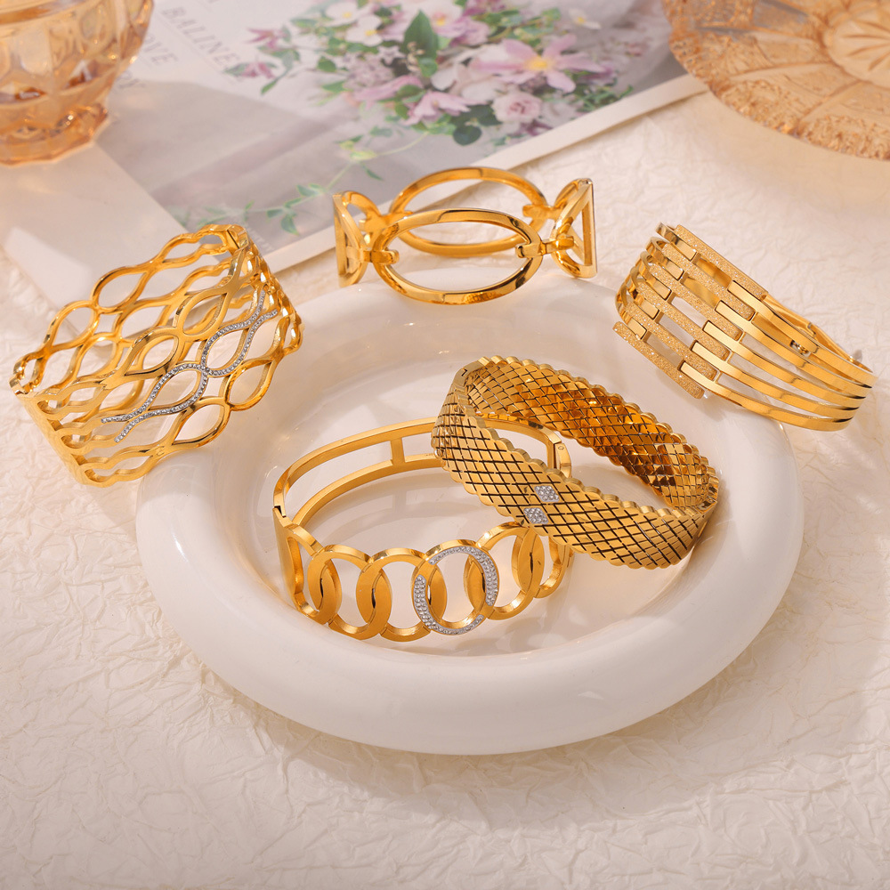 Fashion New Personalized Titanium Steel Gold-plated Diamond Geometric Bracelet - Image 8